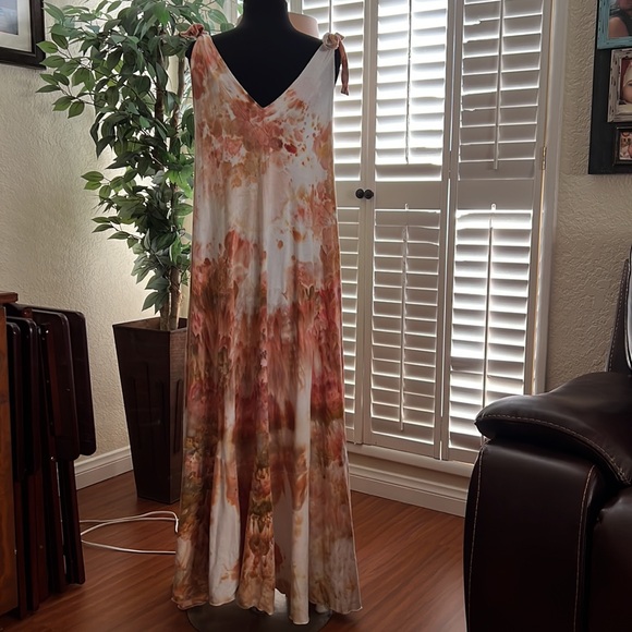 SOLD OUT Maxi dress Fits Large up to 2X Sleeveless Adjustable Strings- Pockets - Picture 2 of 3